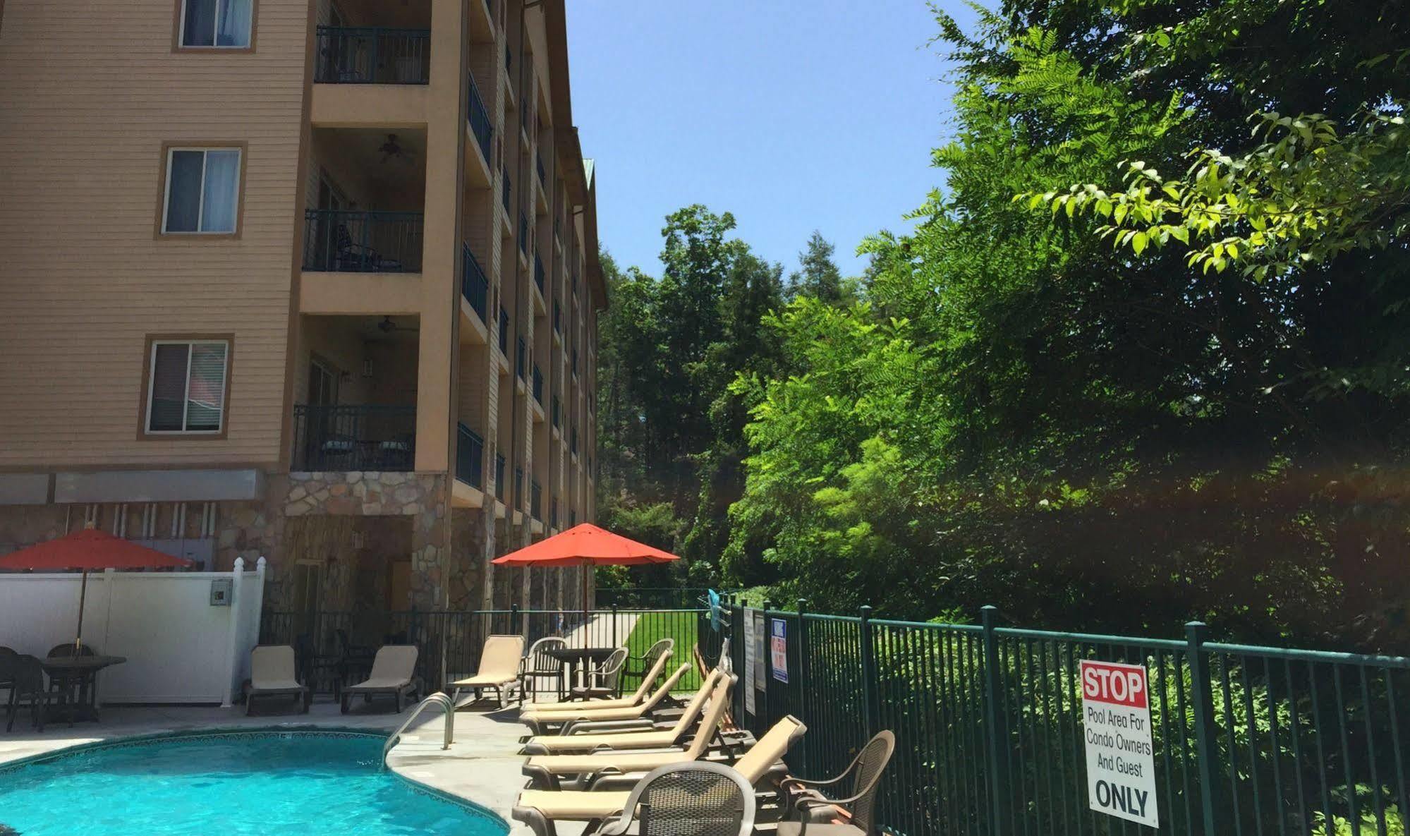 Summit Manor Condominiums Gatlinburg Exterior photo